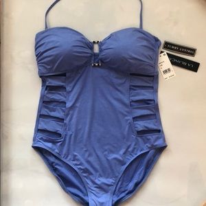 NWT La Blanc Tummy Control Swim suit
